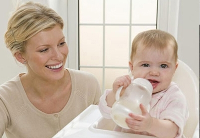 人乳分析仪提醒宝妈们母乳喂养时间要把握好新生儿知道吃饱吗？