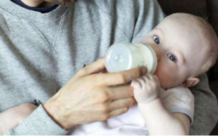 母乳检测仪厂家分析奶水质量不好的孩子会有什么表现?如何判断奶水吗?