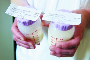 乳汁分析仪厂家如何让产妇促进乳汁分泌的方法